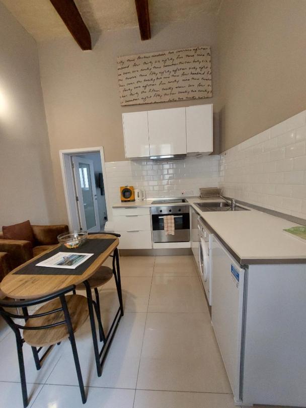 Central & Cozy - 1 Bedroom Apartment 瓦莱塔 外观 照片